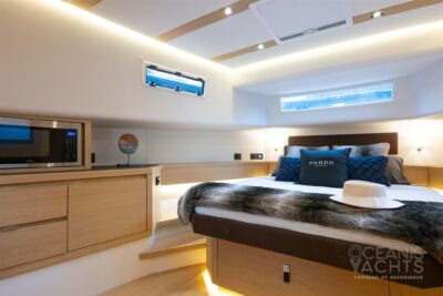 2 cabin 4 guest motor boat in Liguria (Italy) - boat image 6