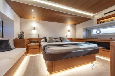3 cabin motor boat - boat image 15