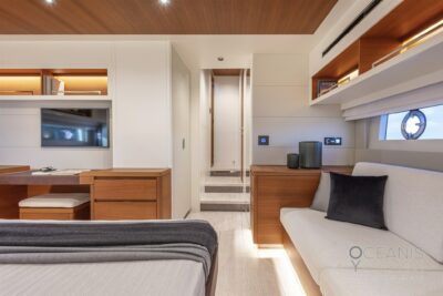 3 cabin 6 guest motor boat in Liguria (Italy) - boat image 16