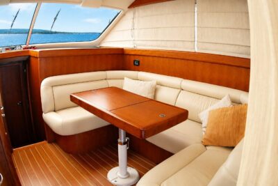 2 cabin 0 guest motor boat in Liguria (Italy) - boat image 6
