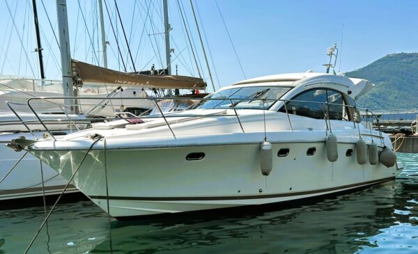 Prestige Prestige 38S 2 Cabin Motor Boat (2010)