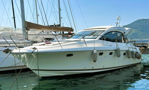 Used Prestige Prestige 38S 2010 for sale - boat image 1