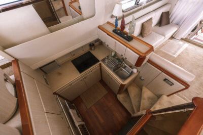 3 cabin motor boat - boat image 15