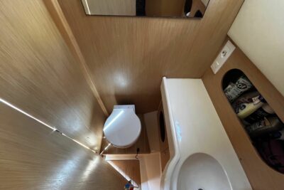 2 cabin 0 guest motor boat in Liguria (Italy) - boat image 16