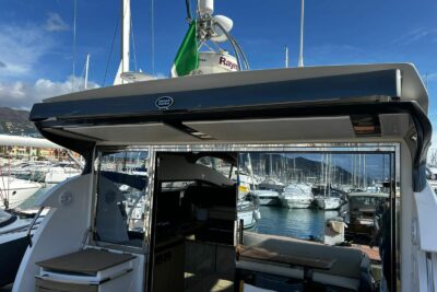 3 cabin motor boat - boat image 15