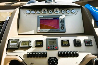 3 cabin motor boat - boat image 25