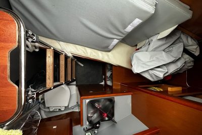 Beneteau Oceanis 55 2016 yacht in Liguria (Italy) - image 27