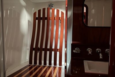 2 cabin 0 guest motor boat in France - boat image 26