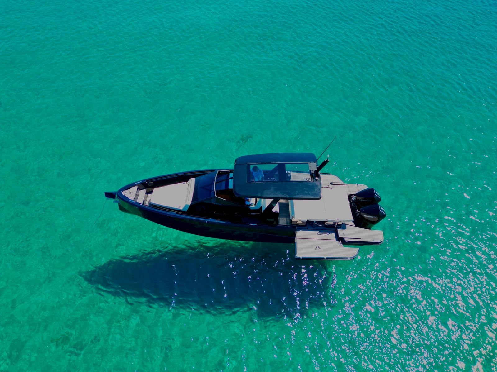 Virtue Yachts V10 Top